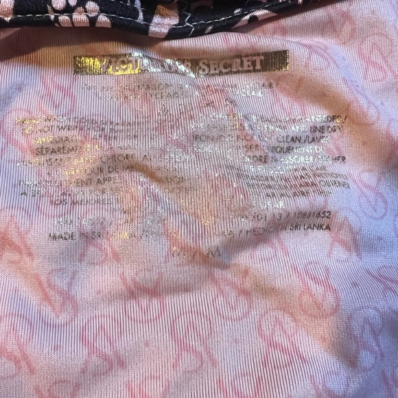 Paisley peach and black Victorias secret halter bikini. Medium bottom. 32b top. - Picture 4 of 6